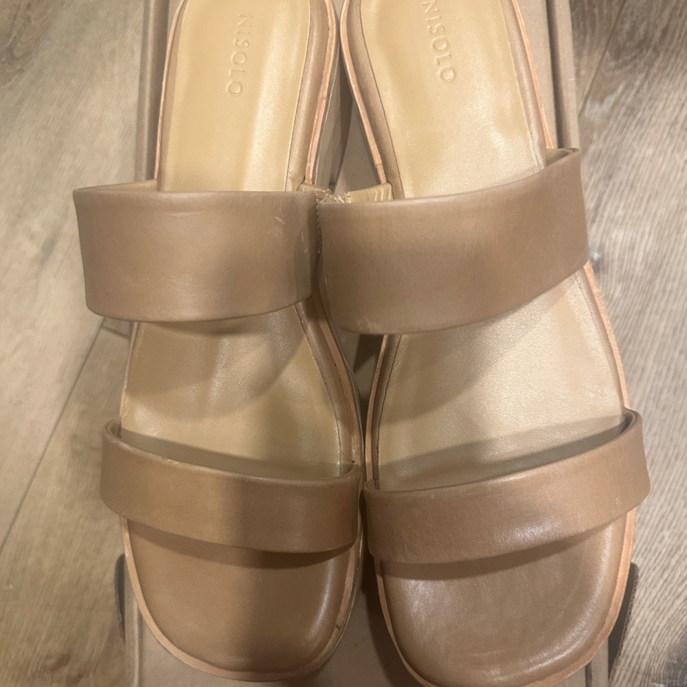 Nisolo Ellie Almond all day clog size 10